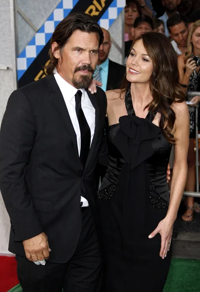 Diane Lane and Josh Brolin in Los Angeles — ストック写真