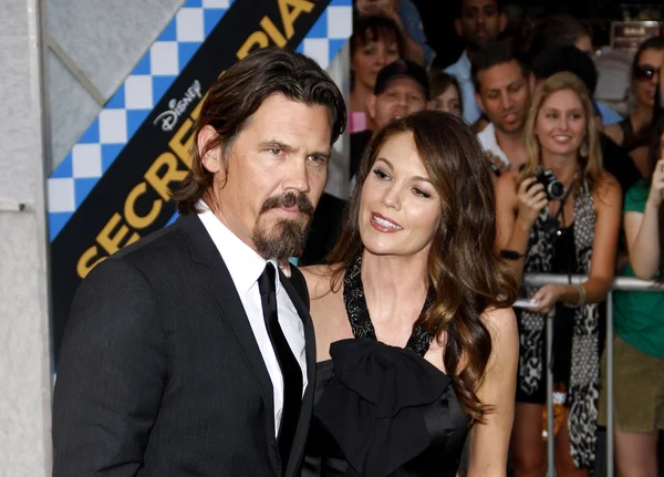 Diane Lane and Josh Brolin in Los Angeles — ストック写真