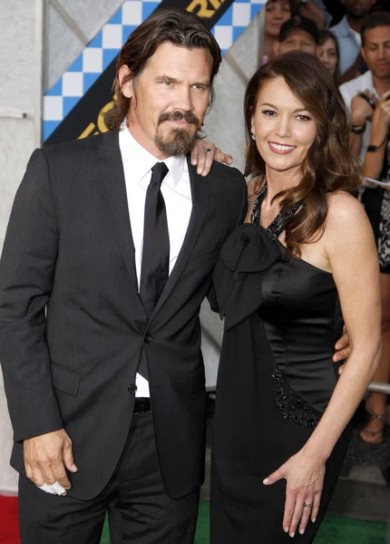 Diane Lane and Josh Brolin in Los Angeles — ストック写真