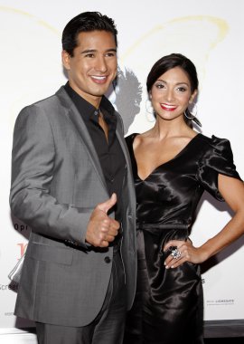 Mario Lopez and Courtney Mazza