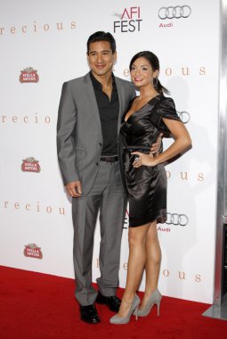 Mario Lopez and Courtney Mazza