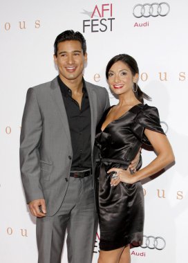 Mario Lopez and Courtney Mazza