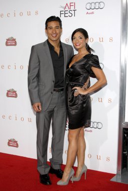 Mario Lopez and Courtney Mazza