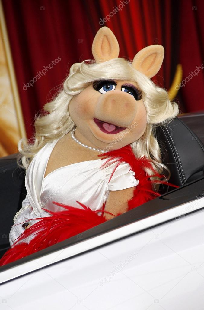 Miss Piggy, the Muppets editorial stock photo. Image of miss - 22787353