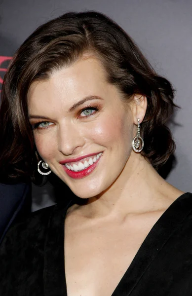 Actriz Milla Jovovich — Foto de Stock