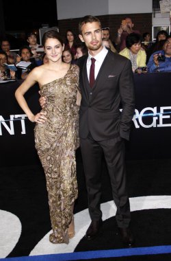 Shailene Woodley ve Theo James