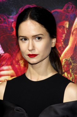 aktris Katherine Waterston