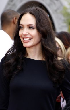 aktris angelina jolie