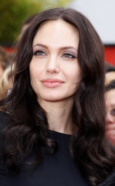 aktris angelina jolie