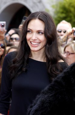 aktris angelina jolie