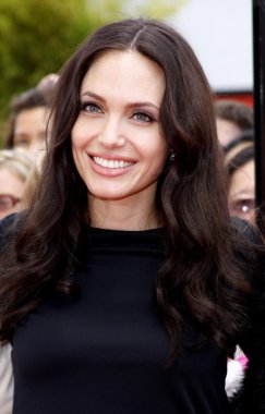 aktris angelina jolie