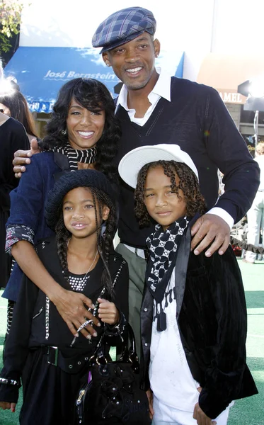 Will Smith dengan keluarga — Stok Foto
