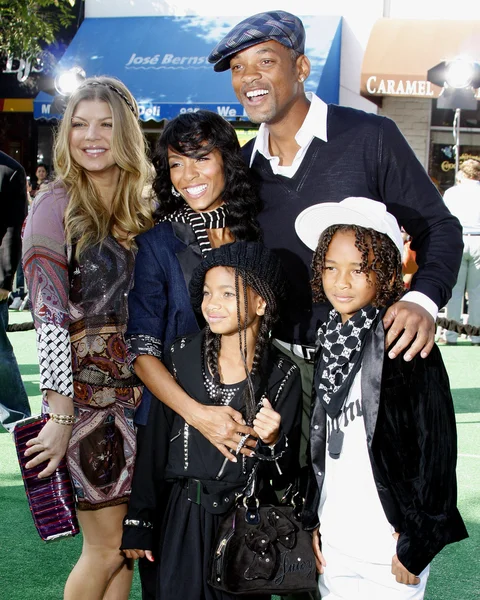 Fergie and Will Smith with family — ストック写真