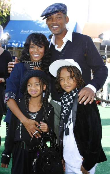 Will Smith with family — Stockfoto