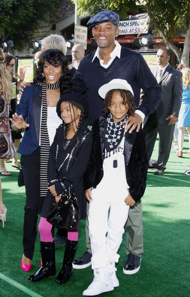 Will Smith with family — Stockfoto