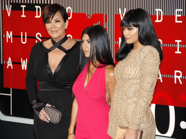 Kourtney Kardashian och Kylie Jenner — Stockfoto