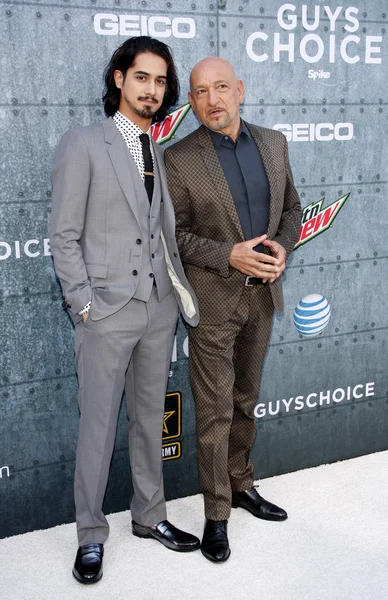 Avan Jogia and Ben Kingsley in Los Angeles — ストック写真