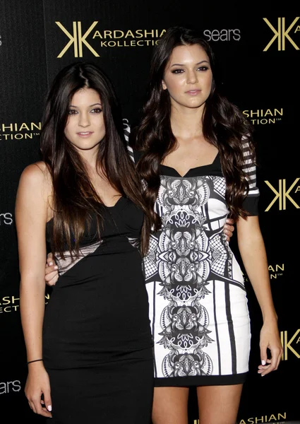 Kylie Jenner y Kendall Jenner — Foto de Stock