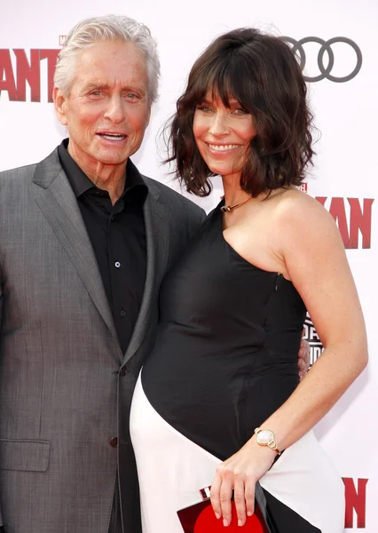 Michael Douglas y Evangeline Lilly — Foto de Stock