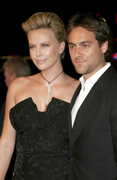 Charlize Theron e Stuart Townsend — Fotografia de Stock