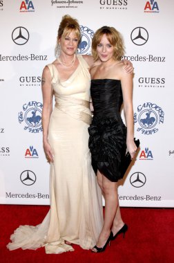 Melanie Griffith ve Dakota Johnson