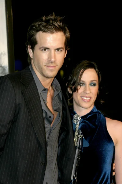 Ryan Reynolds y Alanis Morissette — Foto de Stock