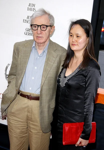 Woody allen och snart-yi previn — Stockfoto