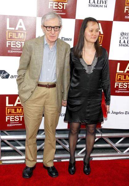 Woody Allen und soon-yi previn — Stockfoto