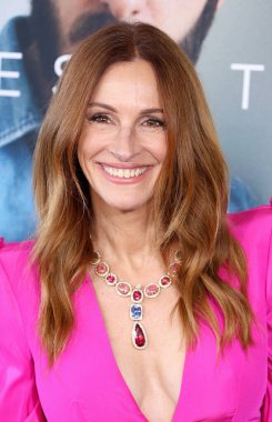 Julia Roberts, 4 Ekim 2025 'te ABD' nin Los Angeles kentindeki David Geffen Tiyatrosu 'nda düzenlenen Amazon MGM Stüdyoları' nın 'After the Hunt' adlı özel gösteriminde.