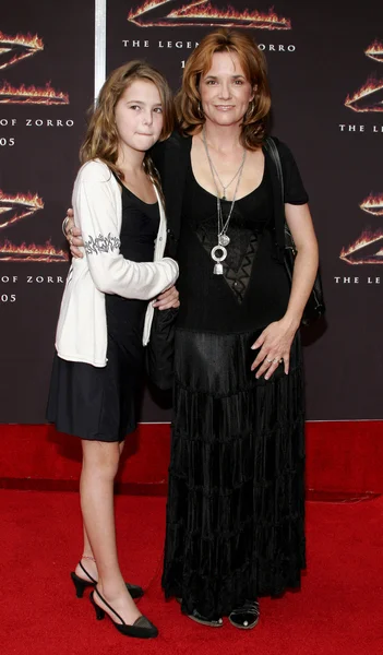 Lea thompson und zoey deutch — Stockfoto