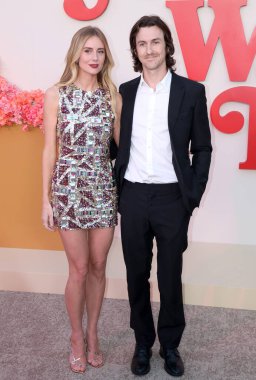 Justine Lupe ve Tyson Mason Netflix 'in 