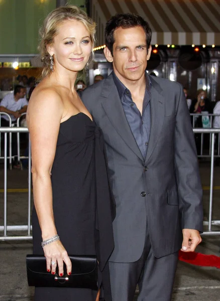 Ben Stiller ve Christine Taylor, 27 Eylül 2007 'de ABD' nin Westwood kentindeki Mann Village Theater 'da düzenlenen' The Heartbreak Kid 'in Los Angeles galasında.