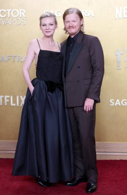 Kirsten Dunst ve Jesse Plemons, 1 Mart 2026 'da ABD' nin Los Angeles kentindeki Shrine Oditoryumu ve Expo Hall 'da düzenlenen 32..