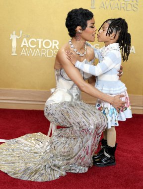 Teyana Taylor ve Rue Rose Shumpert, 1 Mart 2026 'da ABD' nin Los Angeles kentindeki Shrine Oditoryumu ve Expo Hall 'da düzenlenen 32..