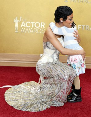 Teyana Taylor ve Rue Rose Shumpert, 1 Mart 2026 'da ABD' nin Los Angeles kentindeki Shrine Oditoryumu ve Expo Hall 'da düzenlenen 32..