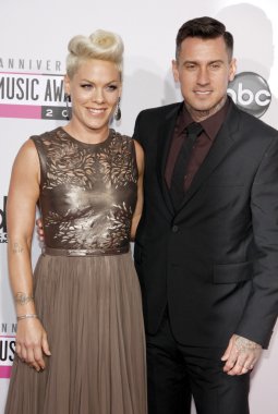 pembe ve corey hart