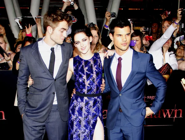 Robert pattinson, kristen stewart und taylor lautner — Stockfoto