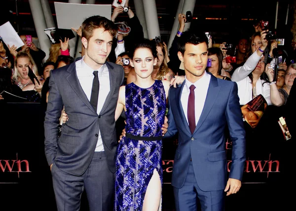 Robert pattinson, kristen stewart i taylor lautner — Zdjęcie stockowe