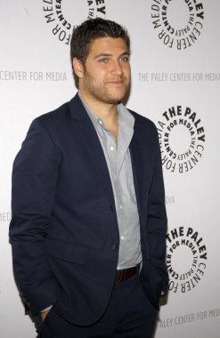 aktör Adam Pally