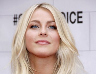 Oyuncu Julianne Hough