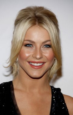 Oyuncu Julianne Hough