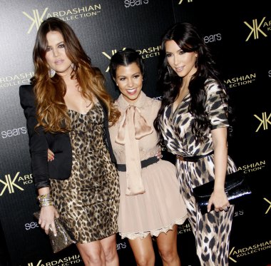 Khloe Kardashian, Kourtney Kardashian ve Kim Kardashian