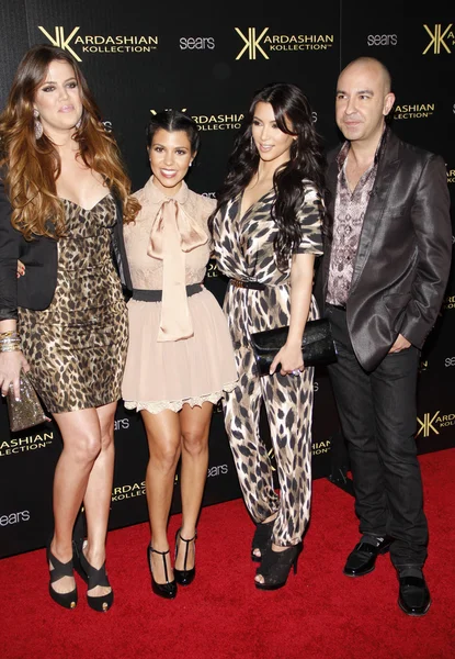 Bruno, Khloe Kardashian, Kourtney Kardashian and Kim Kardashian — 图库照片