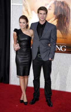 miley cyrus ve liam hemsworth