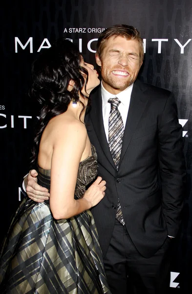 Liam McIntyre e Katrina Law — Fotografia de Stock