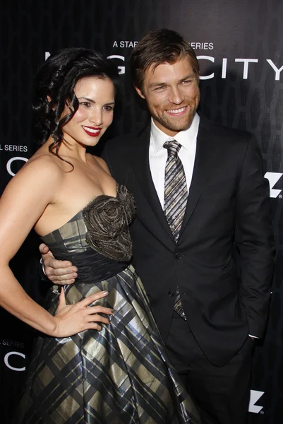 Liam McIntyre e Katrina Law — Fotografia de Stock