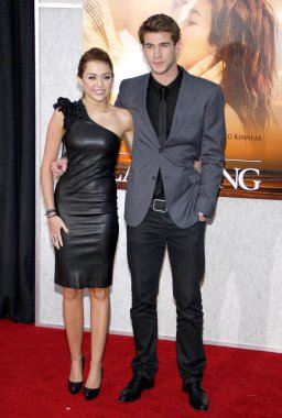 miley cyrus ve liam hemsworth