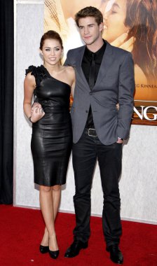 miley cyrus ve liam hemsworth