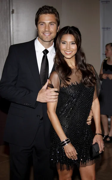 Eric vintern och roselyn sanchez — Stockfoto