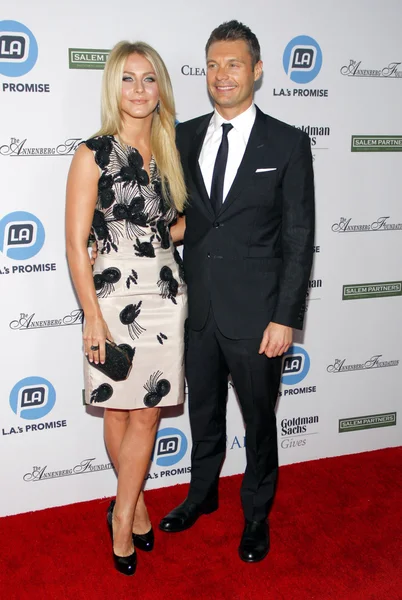 Julianne Hough and Ryan Seacrest — Stock fotografie